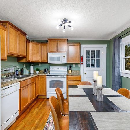 New River Gorge Cottage W Hot Tub, Fire Pit, Grill Oak Hill 外观 照片