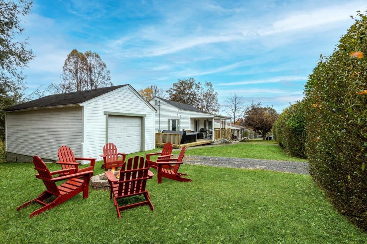 New River Gorge Cottage W Hot Tub, Fire Pit, Grill Oak Hill 外观 照片