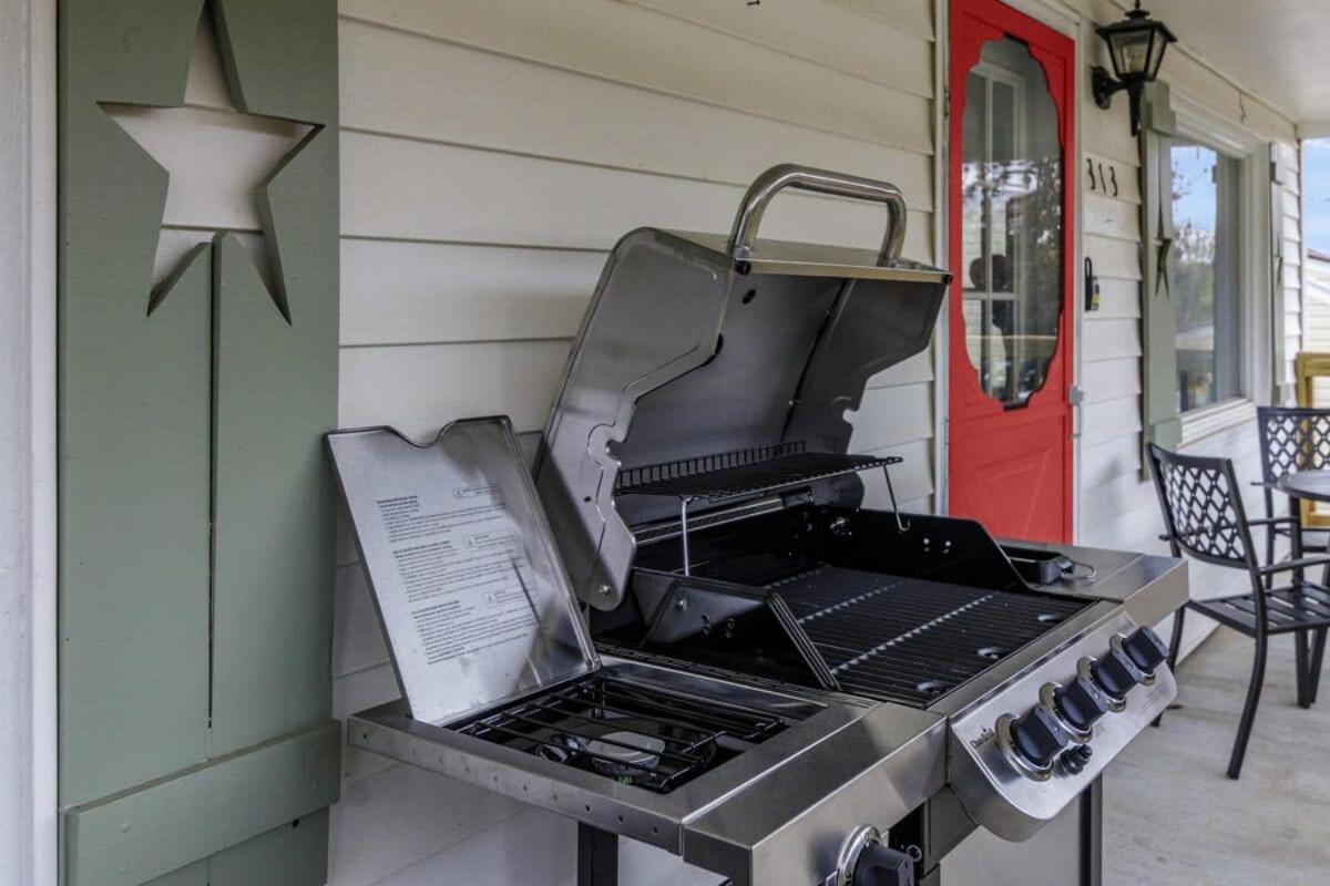 New River Gorge Cottage W Hot Tub, Fire Pit, Grill Oak Hill 外观 照片