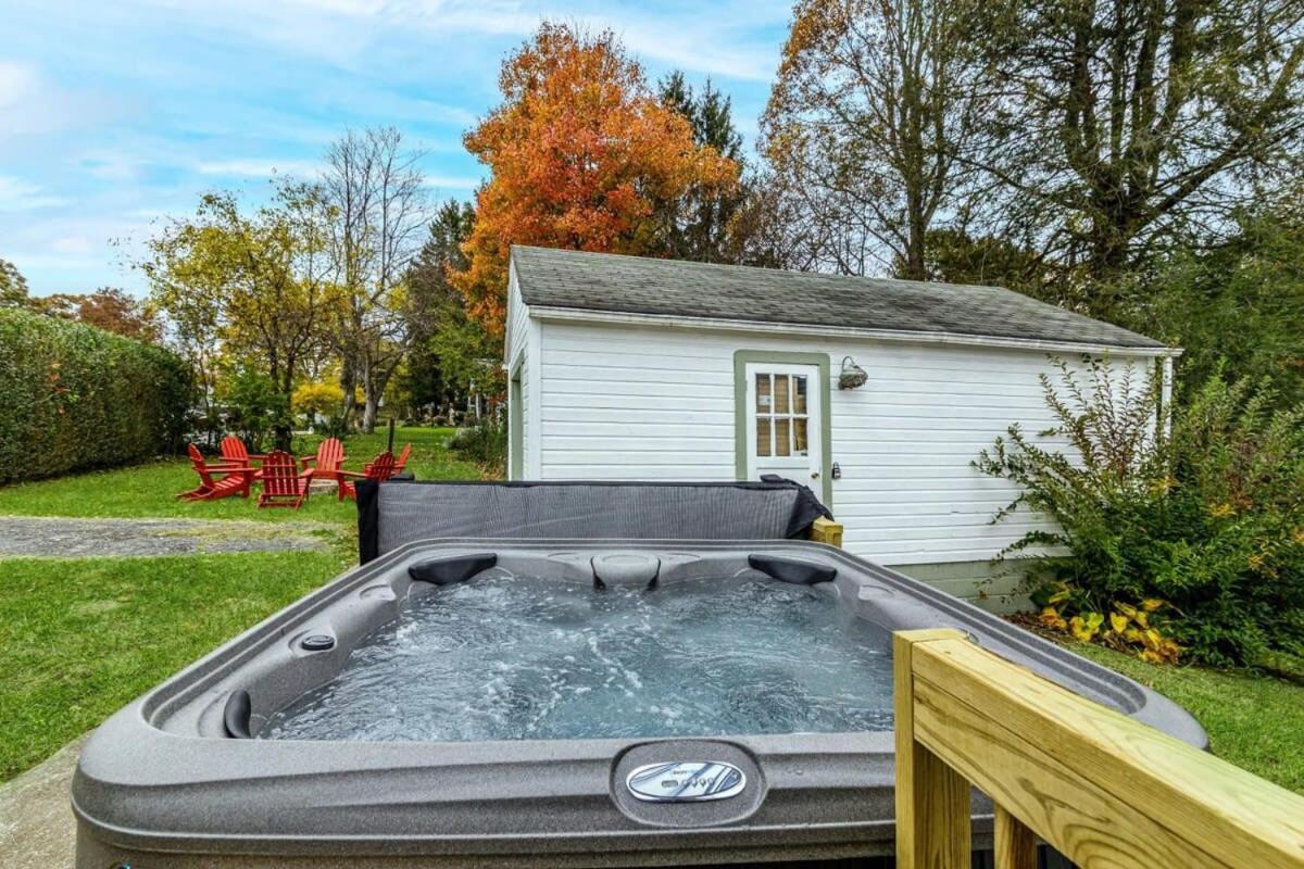 New River Gorge Cottage W Hot Tub, Fire Pit, Grill Oak Hill 外观 照片